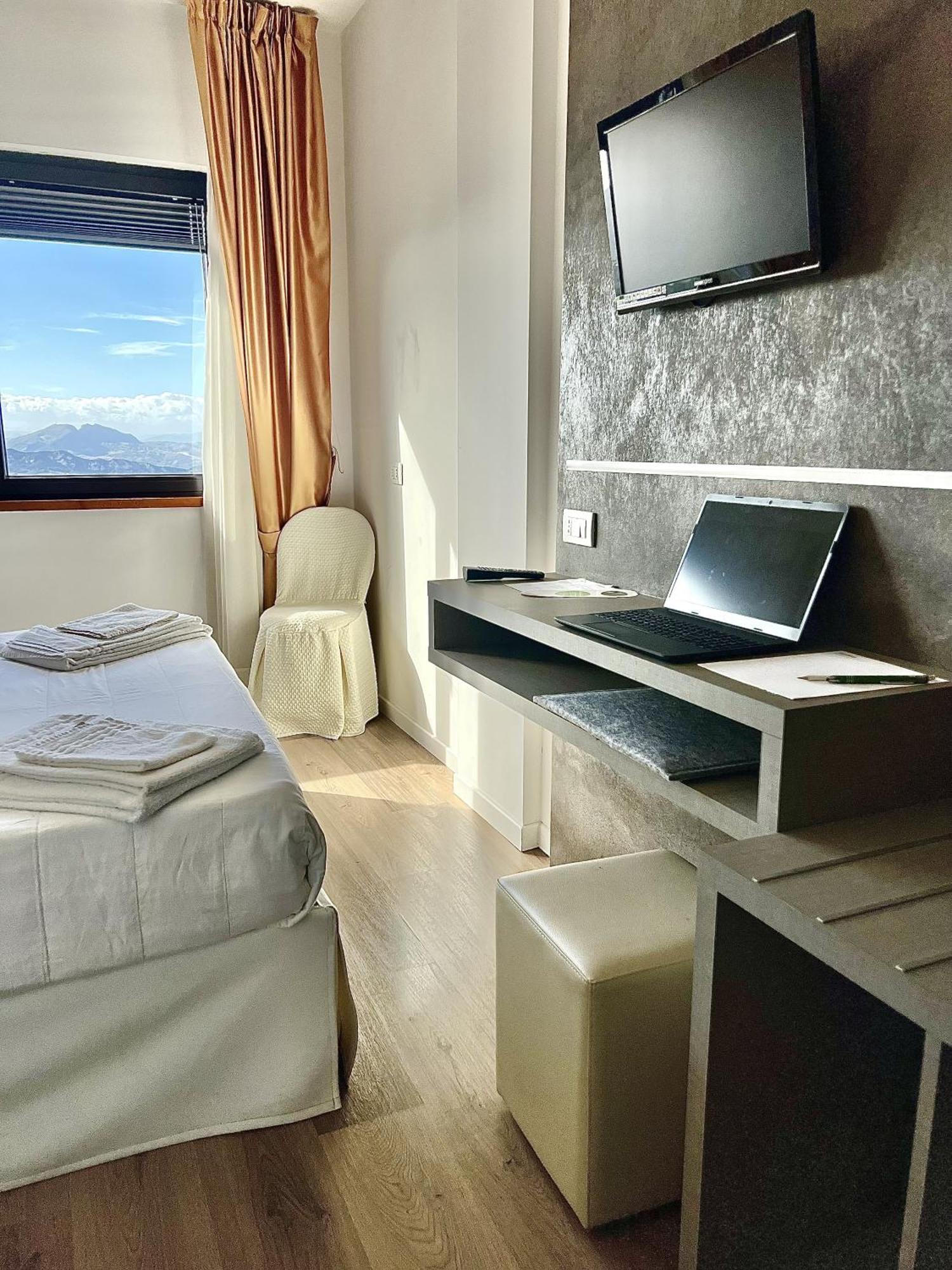 Hotel Joli San Marino Esterno foto